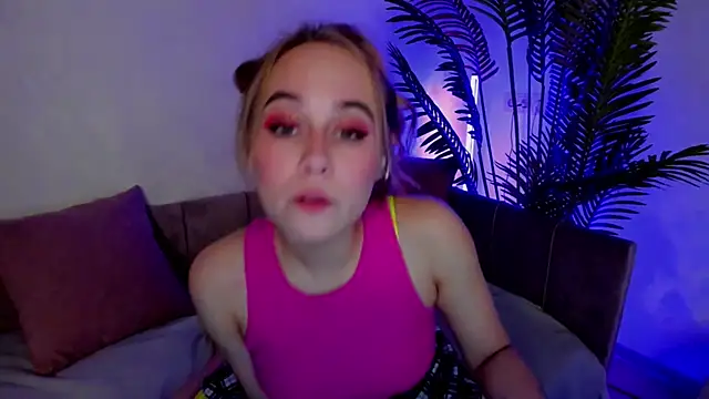 LianaBright online show from 12/28/24, 05:25