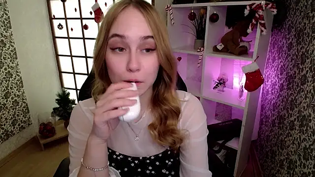 LianaBright online show from 01/16/25, 05:32