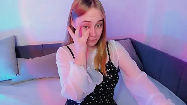 LianaBright online show from 01/31/25, 05:51