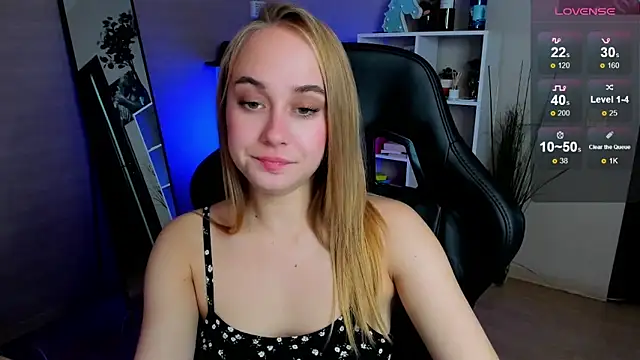 LianaBright online show from 10/12/25, 02:10