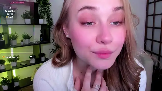 LianaBright online show from 03/05/26, 01:56