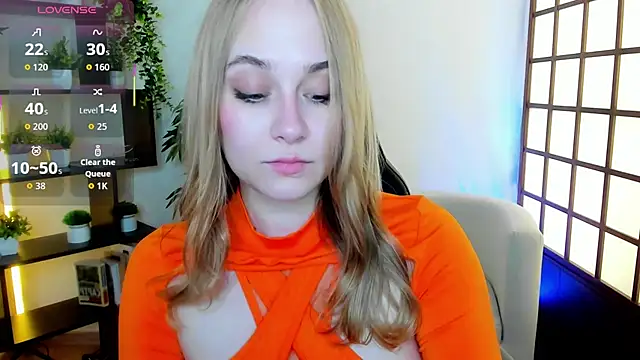 LianaBright online show from 06/04/26, 01:44