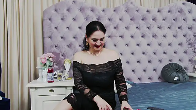 Snapshot of CassidyVelvet chatting on 10/11/25, 08:29 CassidyVelvet online show from 10/11/25, 08:29