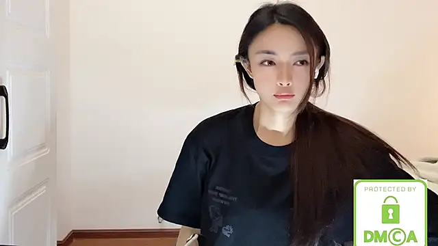 SarahYang online show from 05/12/26, 08:33