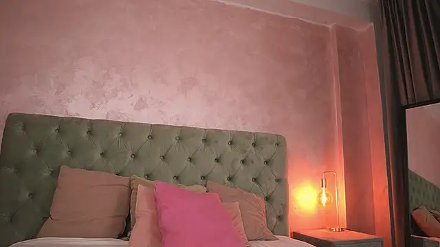 Snapshot of LucyWilow chatting on 07/04/26, 04:18 LucyWilow online show from 07/04/26, 04:18