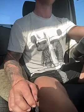 Snapshot of AlexGWoW chatting on 09/23/25, 09:23 AlexGWoW online show from 09/23/25, 09:23