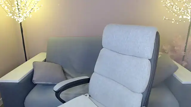 Snapshot of Ritaneer chatting on 12/13/24, 09:35 Ritaneer online show from 12/13/24, 09:35