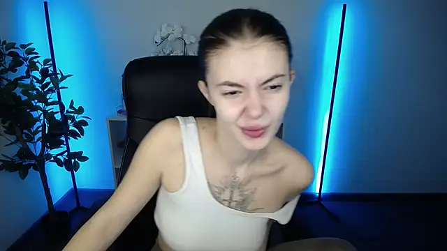 Snapshot of Ritaneer chatting on 11/29/25, 09:01 Ritaneer online show from 11/29/25, 09:01