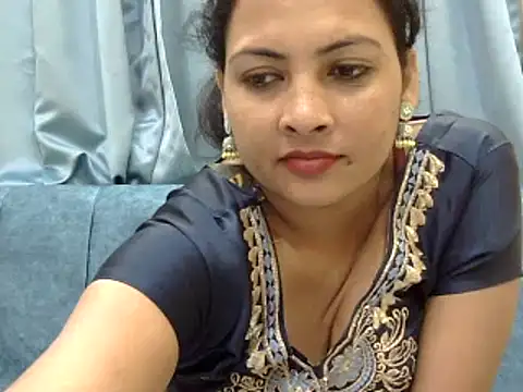 Snapshot of tripti2 chatting on 03/08/25, 09:08 tripti2 online show from 03/08/25, 09:08