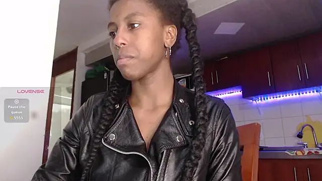 Snapshot of CoccoBele69 chatting on 11/04/25, 12:43 CoccoBele69 online show from 11/04/25, 12:43