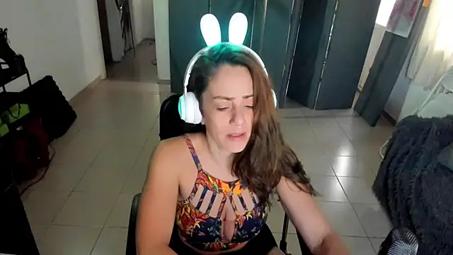 Snapshot of jessiburningheels chatting on 02/28/25, 09:58 jessiburningheels online show from 02/28/25, 09:58