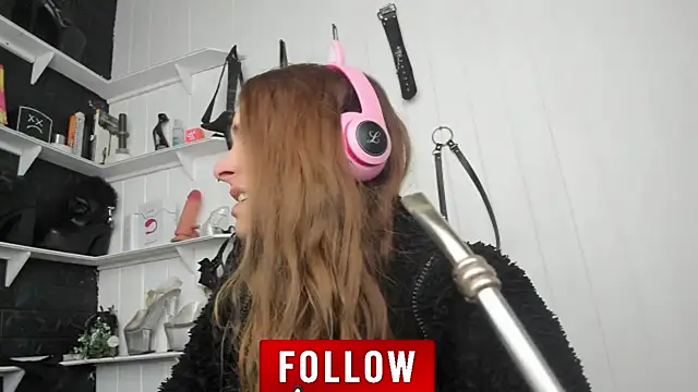 Snapshot of jessiburningheels chatting on 09/11/25, 10:48 jessiburningheels online show from 09/11/25, 10:48