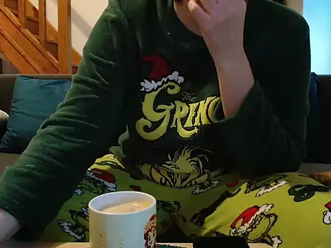 Snapshot of Lauzo21 chatting on 11/26/25, 06:58 Lauzo21 online show from 11/26/25, 06:58