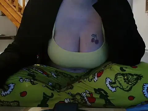 Snapshot of Lauzo21 chatting on 11/27/25, 06:37 Lauzo21 online show from 11/27/25, 06:37