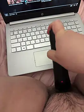 Snapshot of yourcutesarah chatting on 11/04/25, 04:39 yourcutesarah online show from 11/04/25, 04:39