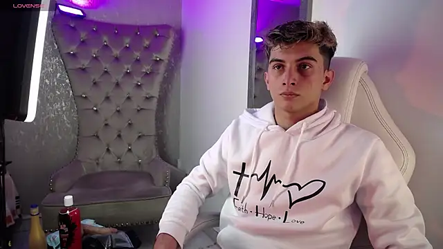 Snapshot of MrWilliseo chatting on 09/12/25, 07:58 MrWilliseo online show from 09/12/25, 07:58