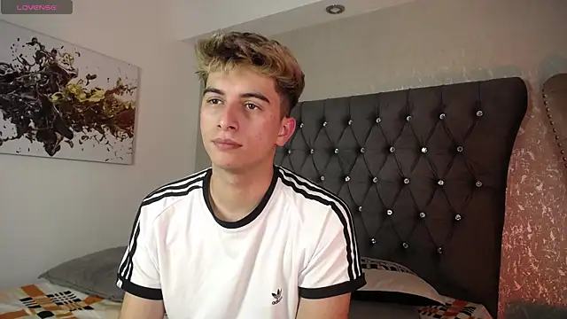 Snapshot of MrWilliseo chatting on 09/13/25, 08:25 MrWilliseo online show from 09/13/25, 08:25