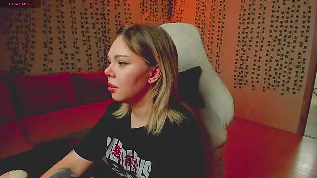 whoa-hoa-hoa-hoa-hoa online show from 03/29/26, 03:23