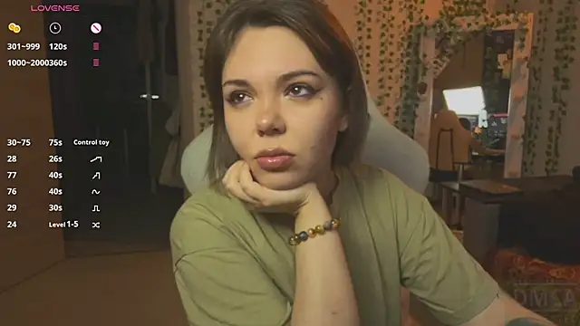 whoa-hoa-hoa-hoa-hoa online show from 04/18/26, 04:44