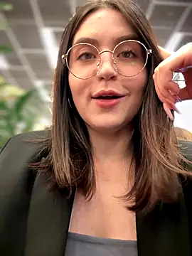 meow girl online show from 09/30/25, 11:59