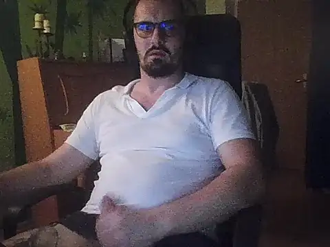 Snapshot of windfuckerrrrr chatting on 09/21/25, 12:23 windfuckerrrrr online show from 09/21/25, 12:23