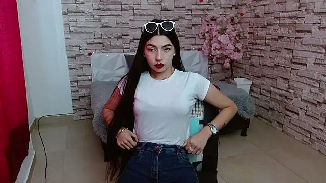 Snapshot of Vanse_lust chatting on 12/20/24, 03:53 Vanse lust online show from 12/20/24, 03:53