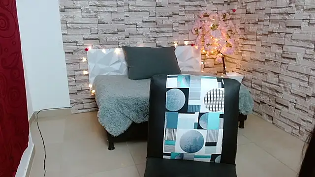 Snapshot of Vanse_lust chatting on 12/21/24, 01:47 Vanse lust online show from 12/21/24, 01:47