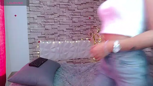 Snapshot of Vanse_lust chatting on 02/04/25, 09:10 Vanse lust online show from 02/04/25, 09:10