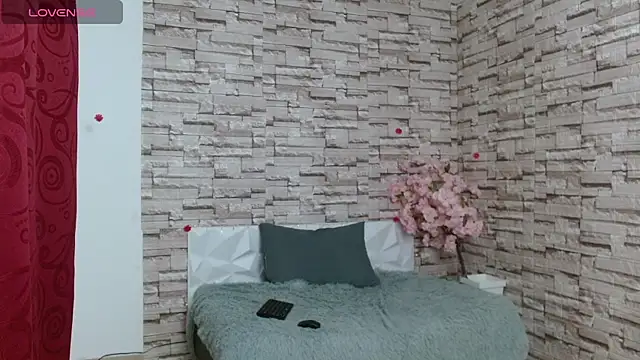 Snapshot of Vanse_lust chatting on 02/13/25, 12:24 Vanse lust online show from 02/13/25, 12:24