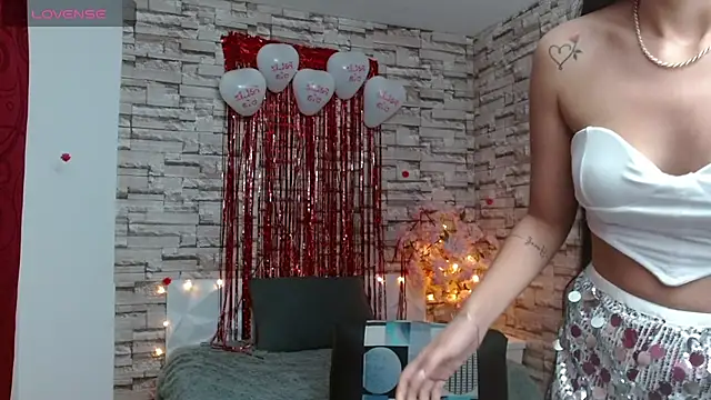 Snapshot of Vanse_lust chatting on 02/15/25, 02:26 Vanse lust online show from 02/15/25, 02:26