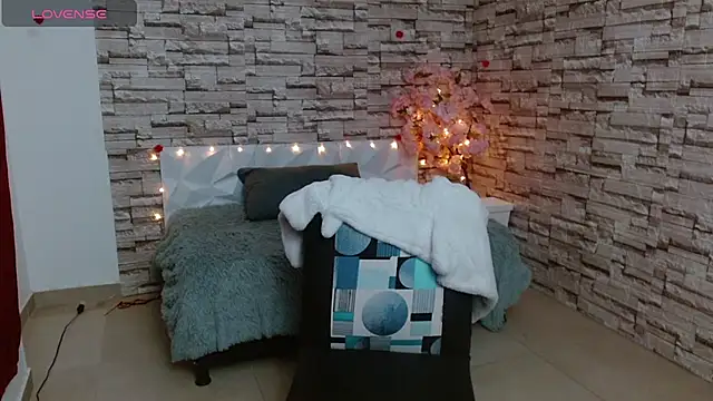 Snapshot of Vanse_lust chatting on 02/25/25, 11:11 Vanse lust online show from 02/25/25, 11:11