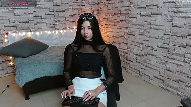 Snapshot of Vanse_lust chatting on 03/08/25, 11:49 Vanse lust online show from 03/08/25, 11:49