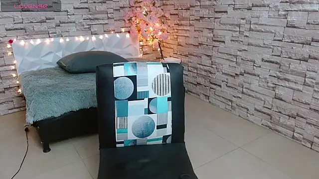 Snapshot of Vanse_lust chatting on 03/21/25, 01:34 Vanse lust online show from 03/21/25, 01:34