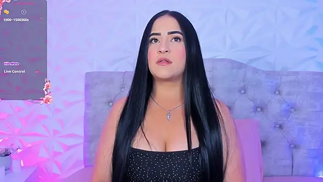 Snapshot of Miss_Ivy4 chatting on 10/29/25, 08:32 Miss Ivy4 online show from 10/29/25, 08:32