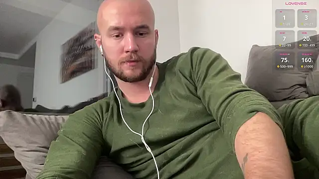 Snapshot of cute_mark chatting on 12/12/24, 04:26 cute mark online show from 12/12/24, 04:26