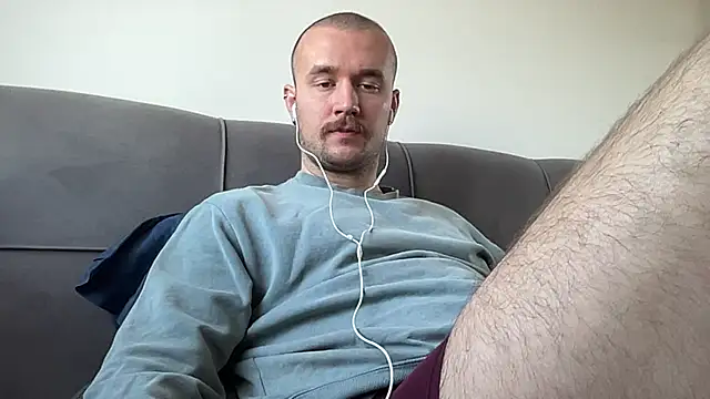 Snapshot of cute_mark chatting on 12/22/24, 09:11 cute mark online show from 12/22/24, 09:11