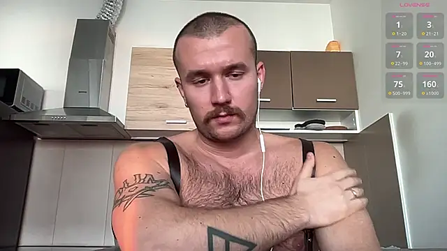 Snapshot of cute_mark chatting on 12/29/24, 11:07 cute mark online show from 12/29/24, 11:07