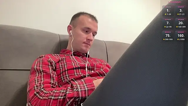 Snapshot of cute_mark chatting on 01/18/25, 04:21 cute mark online show from 01/18/25, 04:21