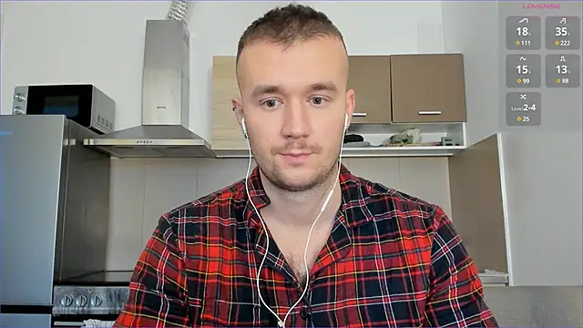 Snapshot of cute_mark chatting on 02/16/25, 06:10 cute mark online show from 02/16/25, 06:10