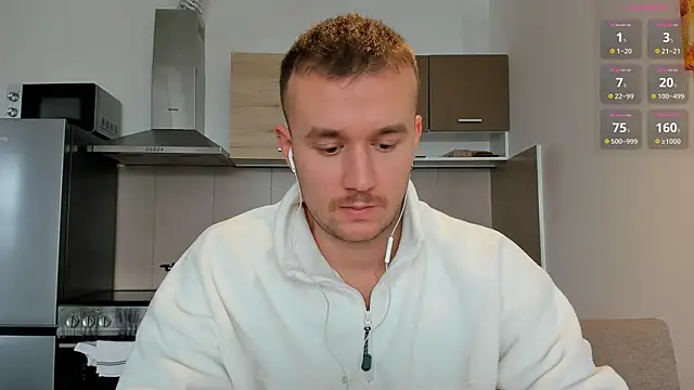 Snapshot of cute_mark chatting on 02/24/25, 09:00 cute mark online show from 02/24/25, 09:00