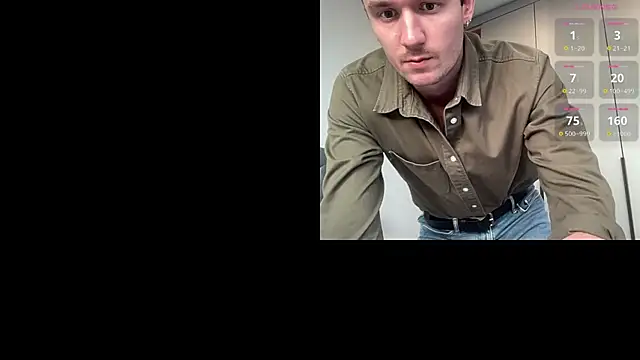 Snapshot of cute_mark chatting on 09/17/25, 03:03 cute mark online show from 09/17/25, 03:03