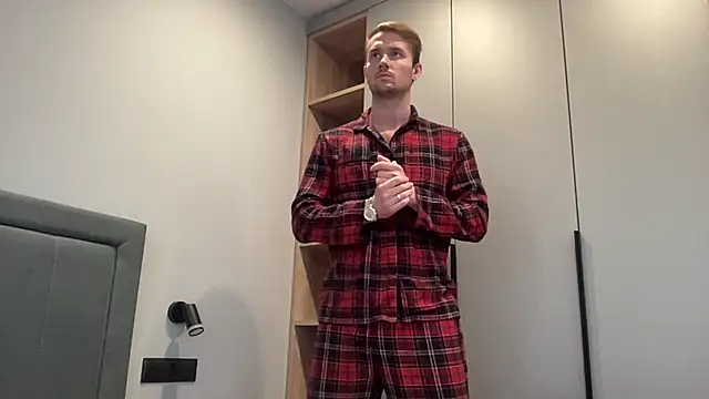 Snapshot of cute_mark chatting on 09/20/25, 03:02 cute mark online show from 09/20/25, 03:02