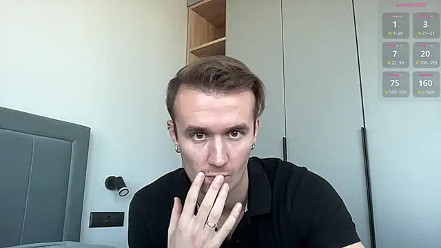 Snapshot of cute_mark chatting on 10/08/25, 08:23 cute mark online show from 10/08/25, 08:23