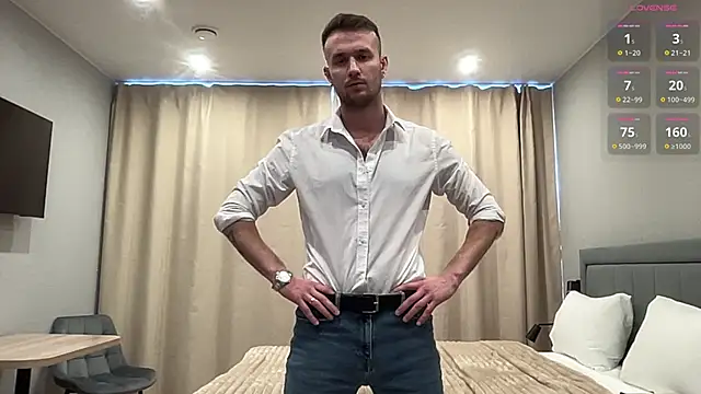 Snapshot of cute_mark chatting on 10/17/25, 10:18 cute mark online show from 10/17/25, 10:18