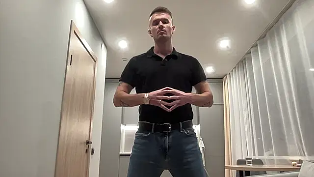 Snapshot of cute_mark chatting on 10/20/25, 04:24 cute mark online show from 10/20/25, 04:24