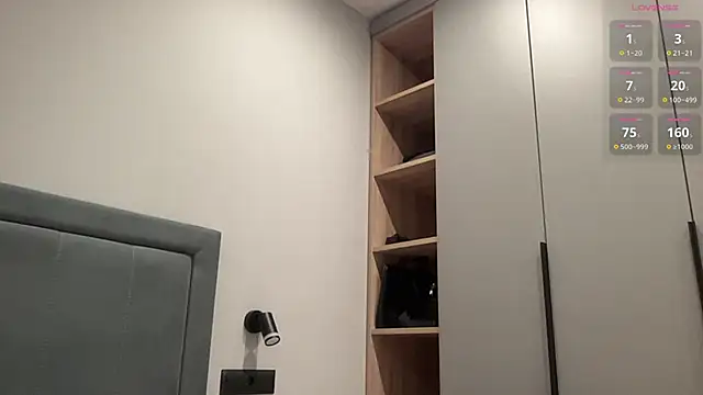 Snapshot of cute_mark chatting on 10/24/25, 03:19 cute mark online show from 10/24/25, 03:19