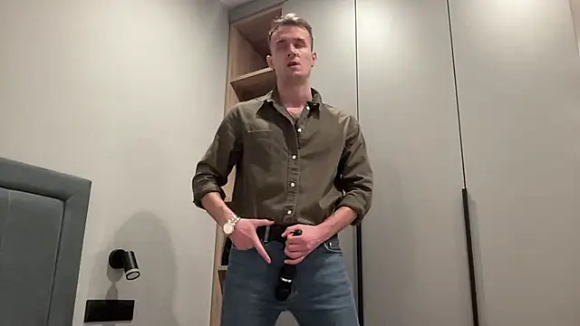 Snapshot of cute_mark chatting on 10/26/25, 06:03 cute mark online show from 10/26/25, 06:03