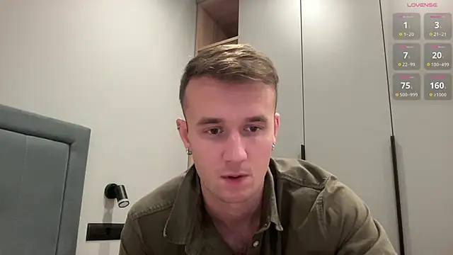 Snapshot of cute_mark chatting on 10/28/25, 05:15 cute mark online show from 10/28/25, 05:15