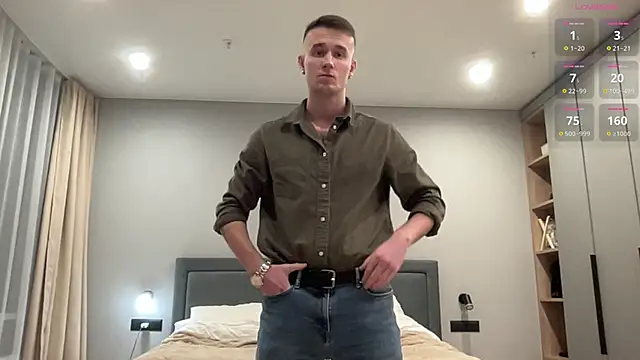 Snapshot of cute_mark chatting on 11/16/25, 02:55 cute mark online show from 11/16/25, 02:55