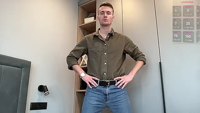 Snapshot of cute_mark chatting on 11/23/25, 09:42 cute mark online show from 11/23/25, 09:42